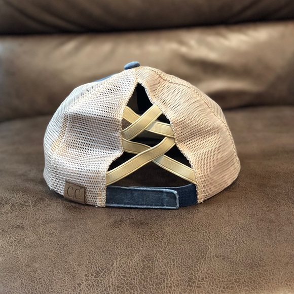 C.C hat - Picture 2 of 5